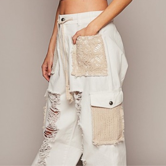 POL Women's Off-White Lace Joggers - Picture 3 of 9